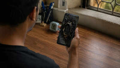 Realme phone exploded a day before his UPSC exam; consumer court awards Rs 1.5 lakh