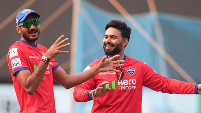 'Subah ka bhula...': Axar Patel's hilarious hindi proverb welcome for Rishabh Pant after DC return | Cricket News