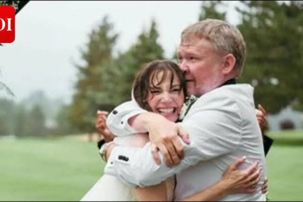 Heather Mccomb Wedding: James Van Der Beek's ex-wife, Heather McComb, marries Scott Michael Campbell - ‘Our hearts are full and humbled’ |