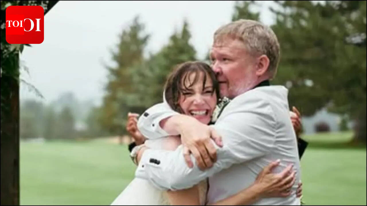Heather Mccomb Wedding: James Van Der Beek's ex-wife, Heather McComb, marries Scott Michael Campbell - ‘Our hearts are full and humbled’ |