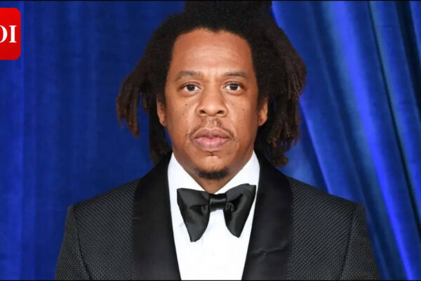 Jay Z Lawsuit: Jay Z claims lawyer Tony Buzbee deceived clients and abused his power in lawsuit filed against him﻿ |