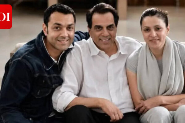 Bobby Deol recalls sleeping beside father Dharmendra till 14: 'Even after marriage, my wife and I would argue because...' | Hindi Movie News