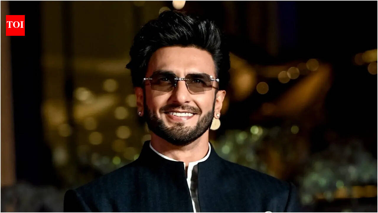 Tp Aggarwal: 'Hooliganism': Ex IMPPA President TP Aggarwal hits out at FWICE over non-cooperative directive against Ranveer Singh | Hindi Movie News