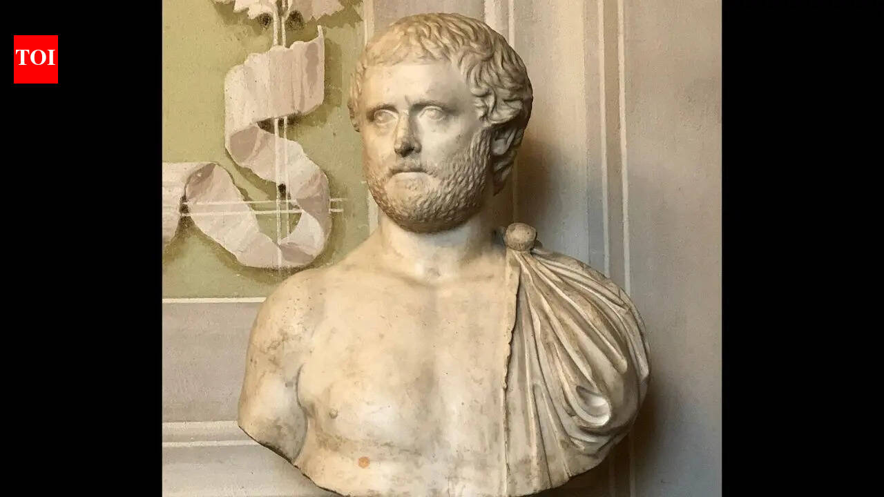 Quote of the day by Roman poet Ovid: “I am the poet of the poor, because I was poor when I loved; since I could not give gifts, I gave words.” |