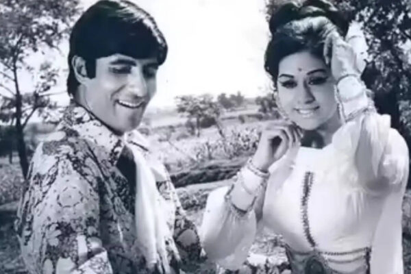 Aruna Irani: From being Amitabh Bachchan's heroine to doing item songs for Rs 2500, Aruna Irani opens up on her journey: 'I did it with courage' | Hindi Movie News