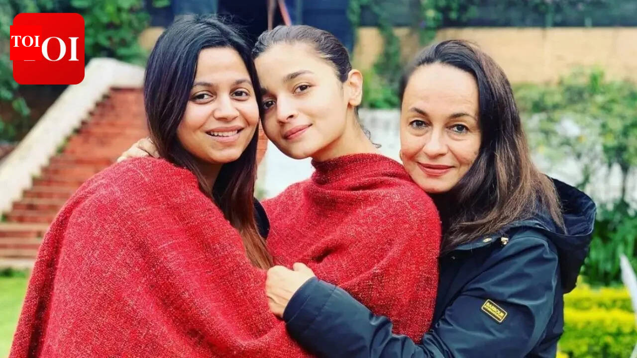 Soni Razdan admits she's a 'worried mom' to Alia Bhatt and Shaheen Bhatt: 'I'll message them in the middle of the night' | Hindi Movie News