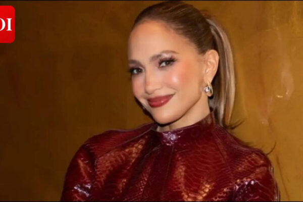 Jennifer Lopez Quote: Quote of the day by Jennifer Lopez: ‘You only really learn in this world from the mistakes you make….that’s when you grow’ |