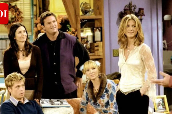 Jennifer Aniston reflects on Brad Pitt's iconic 'Friends' cameo during reunion chat with Lisa Kudrow |