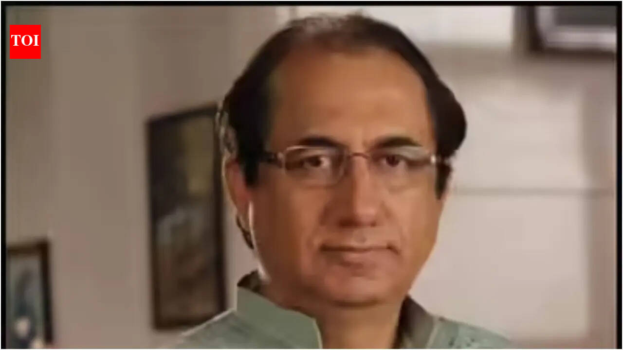 Lalit Parimoo: 'Seekh lo acting': Lalit Parimoo dishes out blunt advice to Janhvi Kapoor, Ananya Panday and Shanaya Kapoor amid trolling | Hindi Movie News