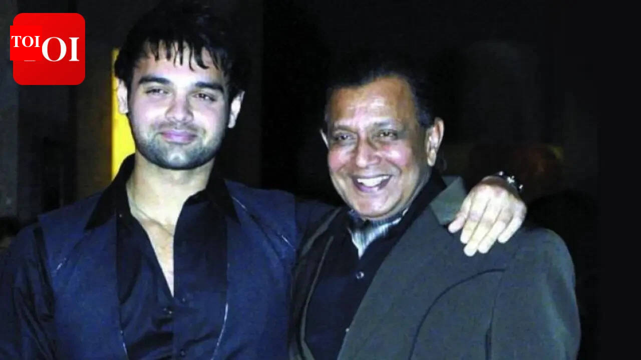 Mimoh Chakraborty: Mimoh recalls Mithun Chakraborty sleeping in parks and being chased by police: ‘After a National Award, he asked a reporter for food’ | Hindi Movie News
