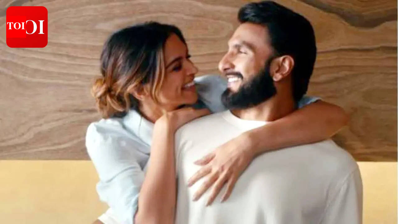 Deepika Padukone and Ranveer Singh SPOTTED at new home; actress shows off her growing baby bump - PICS |