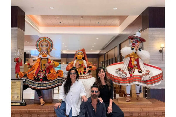 Akshay Kumar, Vidya Balan and Raashii Khanna to shoot romantic track in Dehradun for untitled Anees Bazmee film |