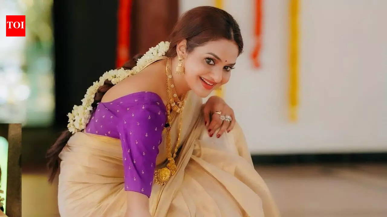Madhoo recalls Sridevi meeting, says 'I was and still am Sriji’s biggest fan' |