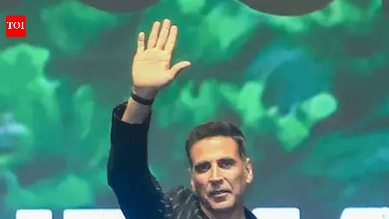 Akshay Kumar explains 'flop actor' remark in 'Welcome to the Jungle'; praises co-star Raveena Tandon for her professionalism |