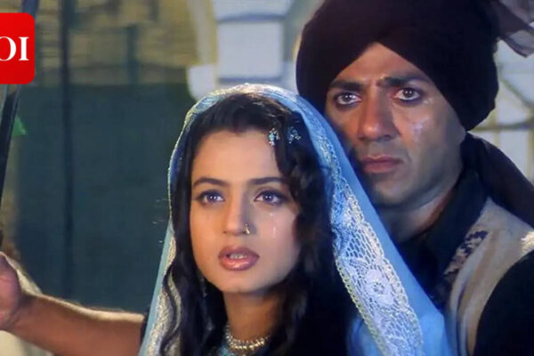 Ameesha Patel claims Gadar 1 and 2 have bigger footfalls than Dhurandhar franchise: 'Pakistani parents named their daughters Sakina' | Hindi Movie News