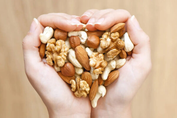 What happens when you replace biscuits with nuts for 30 days