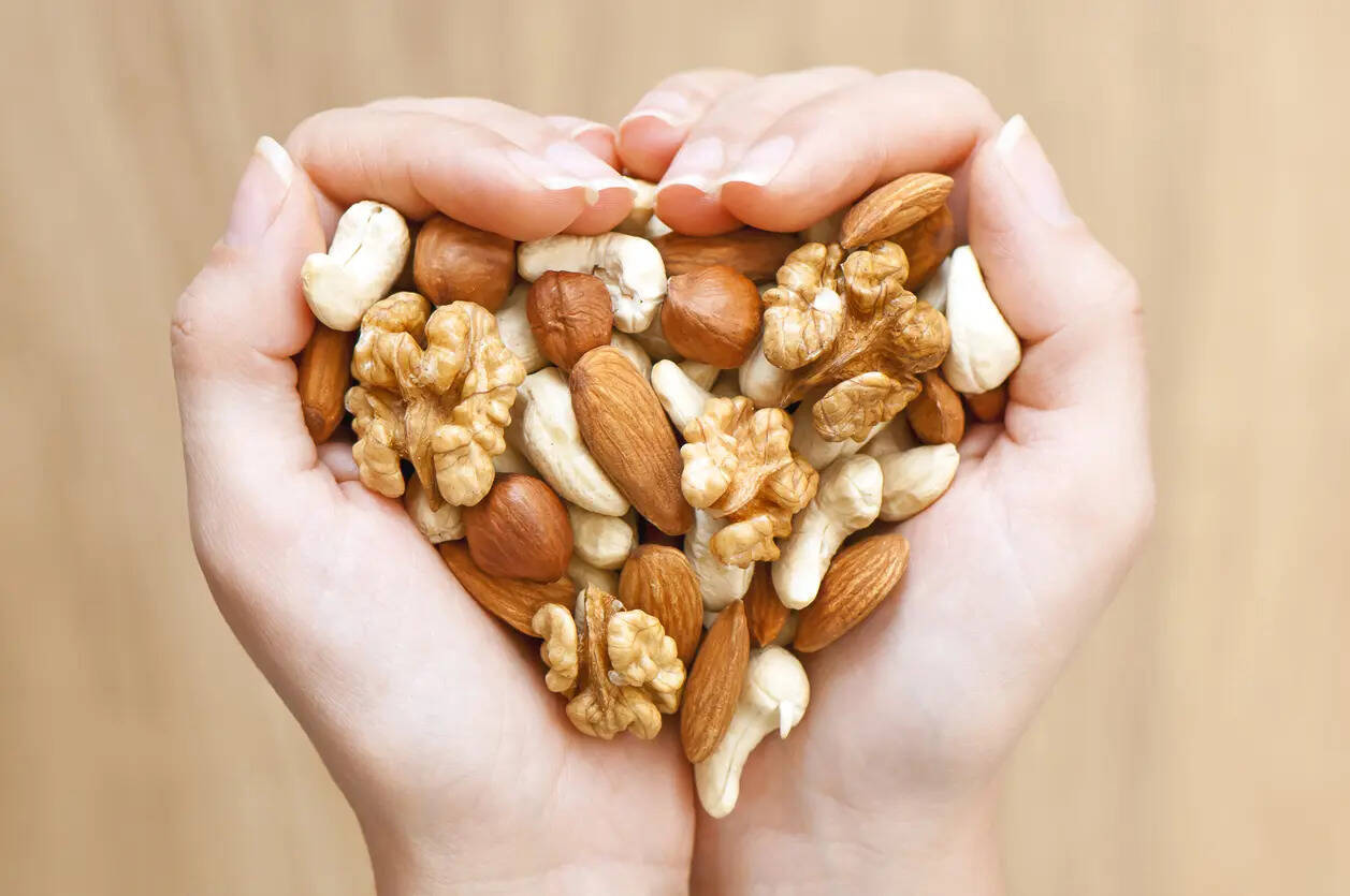 What happens when you replace biscuits with nuts for 30 days