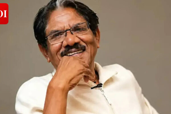 Bharathiraja: 'Was he left alone?' : Bharathiraja's brother reacts to Gangai Amaran’s emotional accusations, demise controversy and rumors at funeral | Tamil Movie News