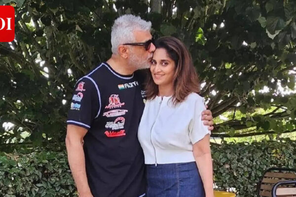 Ajith Kumar’s FIRST photos after mother’s demise shared by wife Shalini, make fans emotional seeing his smile | Tamil Movie News