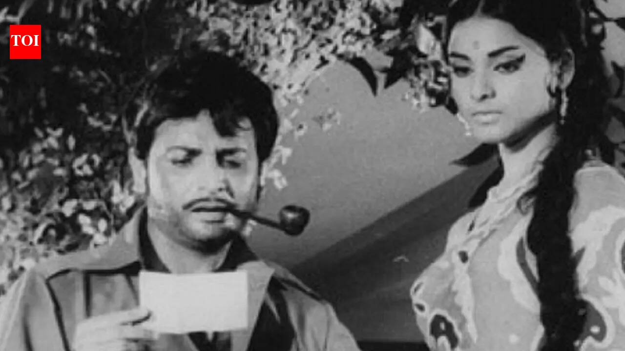 Biswajeet's daughter reacts to her father forcefully kissing Rekha: 'He should have taken consent, but he wasn't solely responsible' | Hindi Movie News