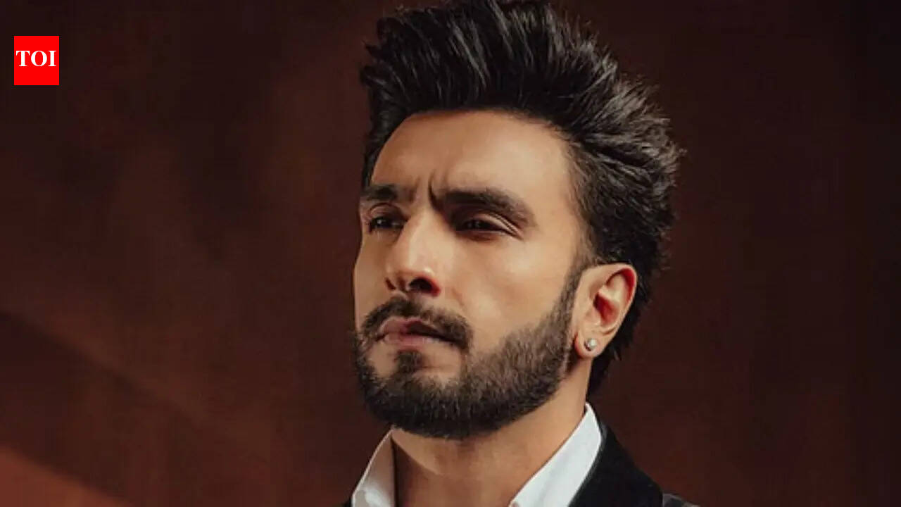 Ranveer Singh: Has Ranveer Singh bought new Ferrari worth Rs 6.36 crore amid 'Don 3' row? Video goes viral, netizens react | Hindi Movie News