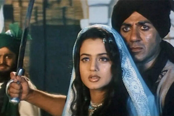Ameesha Patel was called 'suicidal' for doing 'Gadar', she questioned 18-year age gap with Sunny Deol: 'You're out of your mini skirt, playing a Pakistani girl' | Hindi Movie News