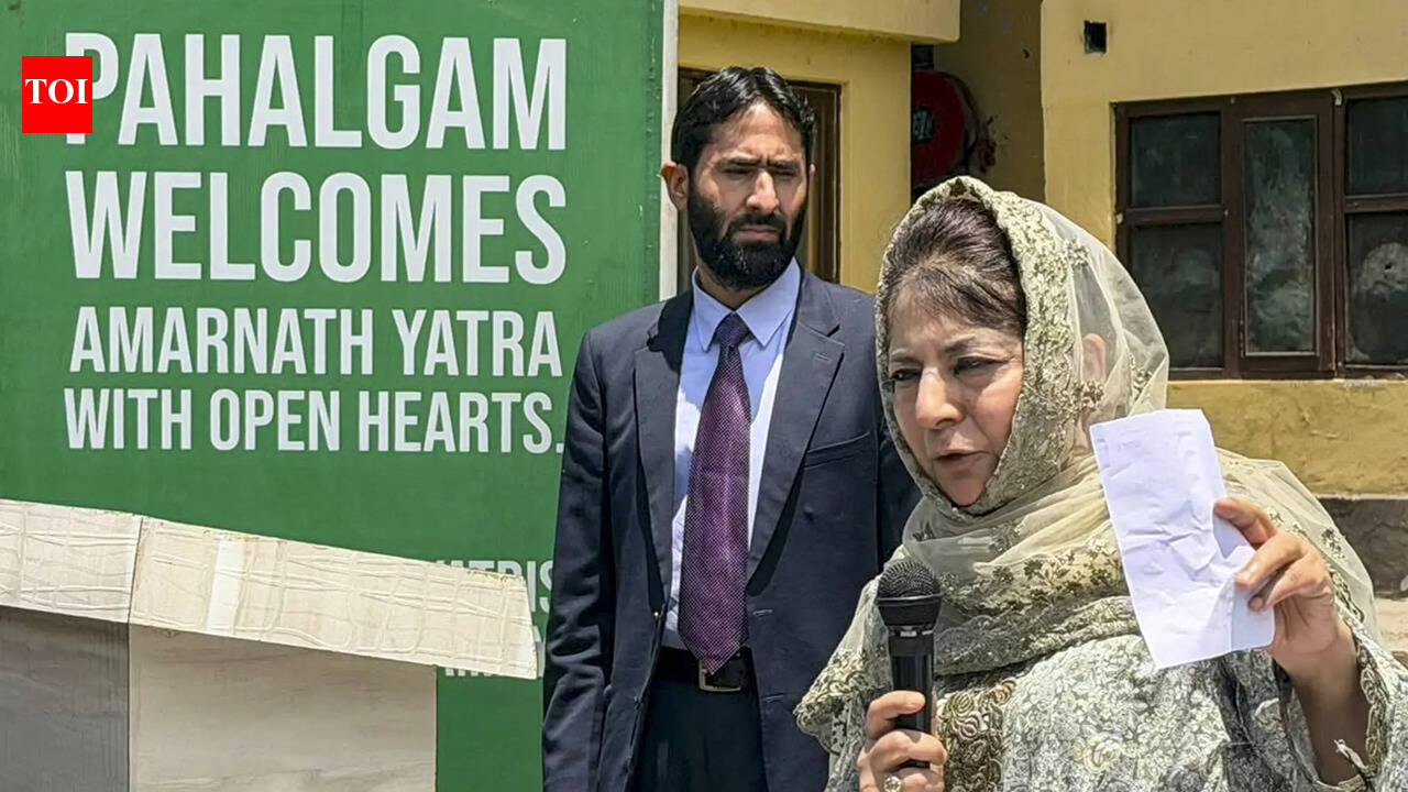 Protecting Amarnath yatris collective duty of Kashmiris, says Mehbooba | Srinagar News