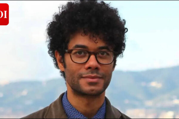 Richard Ayoade Car Crash: Richard Ayoade involved but unhurt in dramatic South East London car crash: ‘Everyone froze at the sound of twisted metal’ | English Movie News