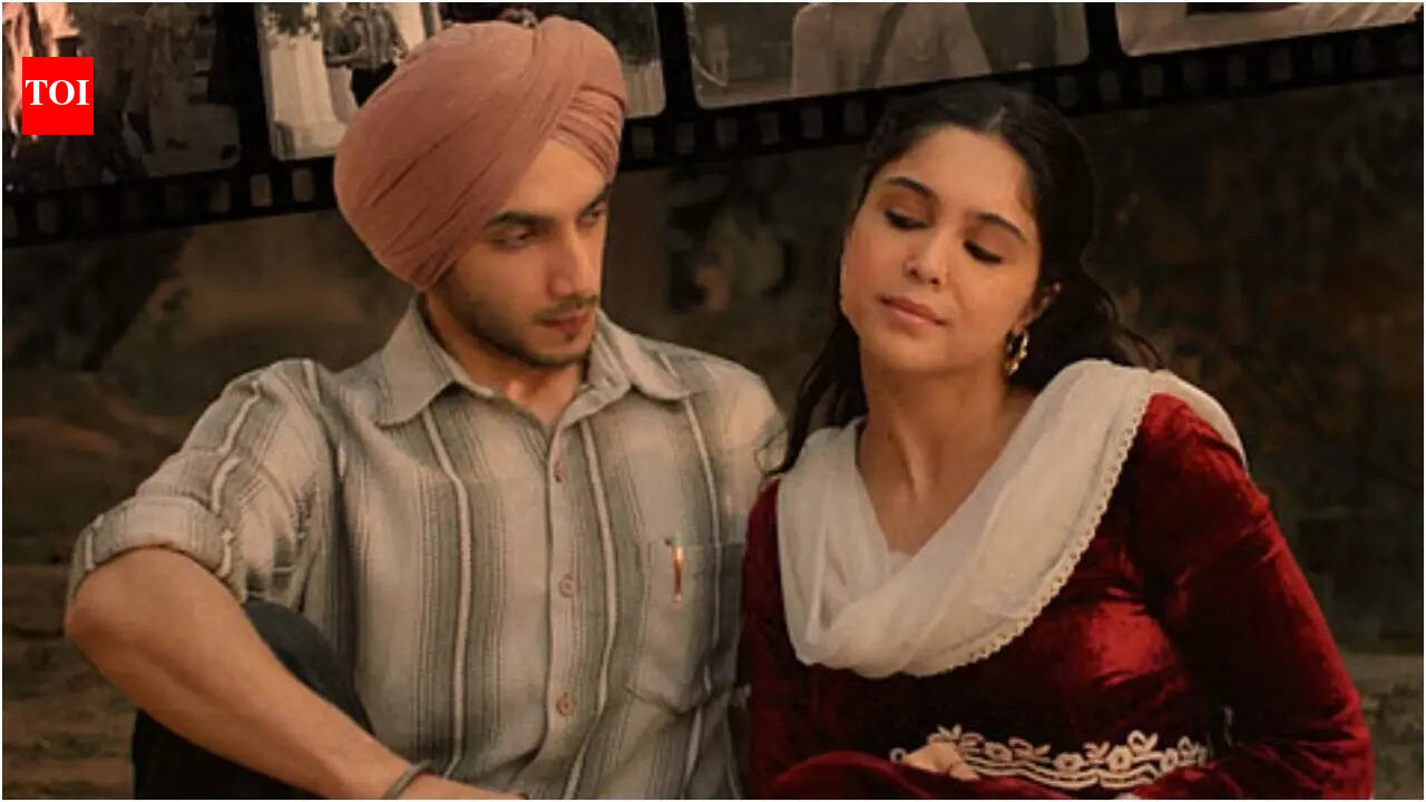 'Main Vaapas Aaunga': Man accused of being paid to cry at Imtiaz Ali's film screening clarifies viral emotional video with Vedang Raina, says 'I’m the guy, not hired' | Hindi Movie News