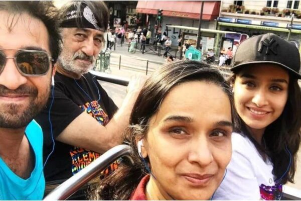 Shraddha Kapoor, Shakti Kapoor and family move out of shared home; 'Eetha' star's Juhu home is Hrithik Roshan's former rented flat | Hindi Movie News