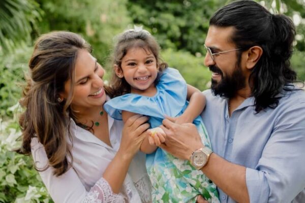 Klin Kaara: Ram Charan and wife Upasana reveal daughter Klin Kaara's face for the first time, netizens can't stop gushing | Hindi Movie News