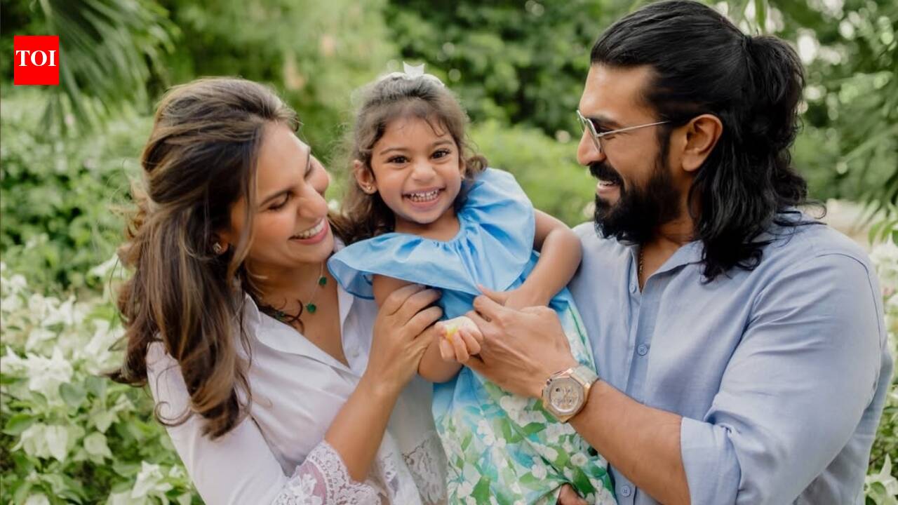 Klin Kaara: Ram Charan and wife Upasana reveal daughter Klin Kaara's face for the first time, netizens can't stop gushing | Hindi Movie News