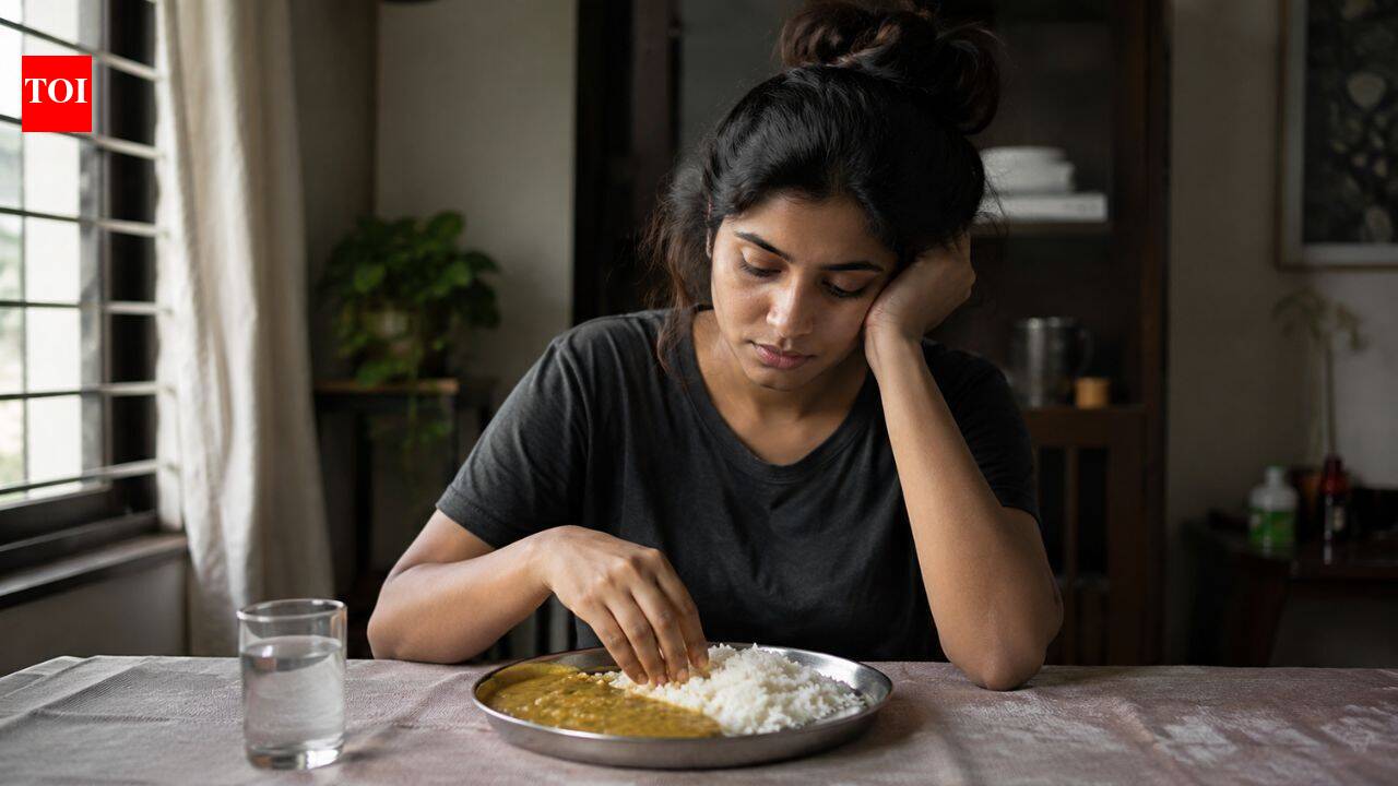 Psychology says the way you eat dal chawal when alone reveals more about your stress levels than you think |
