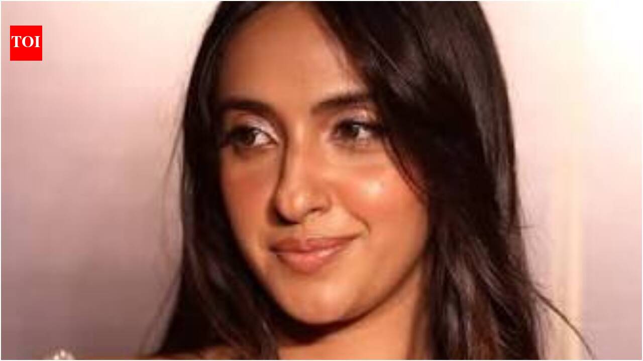 Akansha Ranjan Kapoor opens up about 'wrestling' with the fear of her career ending at 28: 'Can't say acting karungi aur mar jaungi' |