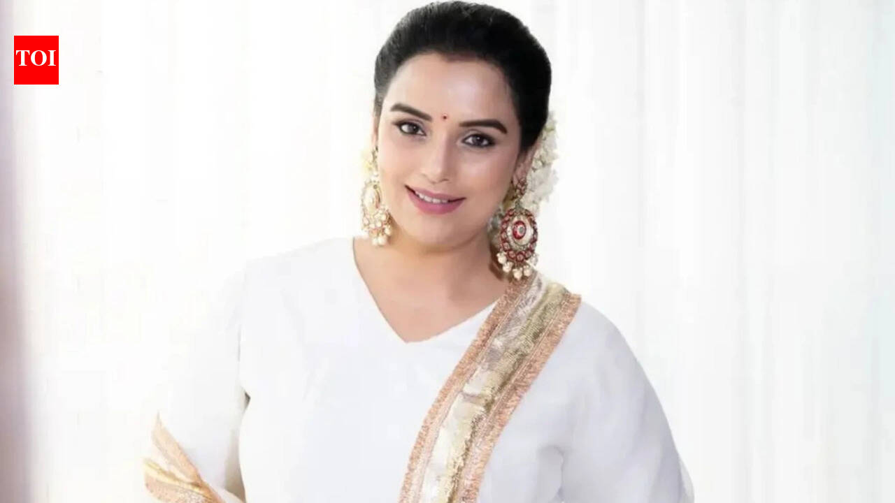 ‘Character assassination started even before the election’: Shwetha Menon breaks silence on ‘resigning out of self-respect' from AMMA | Malayalam Movie News