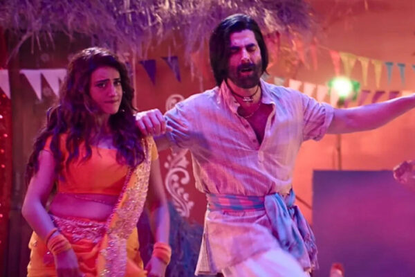 Akshara Singh recalls Akshay Kumar shooting with 104-degree fever for Welcome To The Jungle song Ghis Ghis Ghis: 'He loves his craft' |