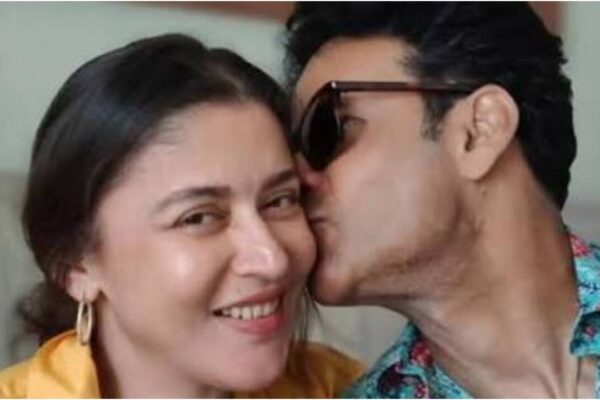 Manoj Bajpayee talks about his love for wife Shabana: 'When I looked at her, we fell in love, started dating' | Hindi Movie News