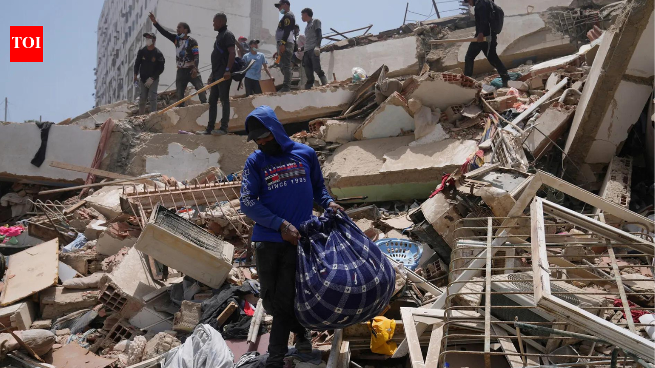 Venezuela quake toll rises to 1,430; millions cut off from food, water