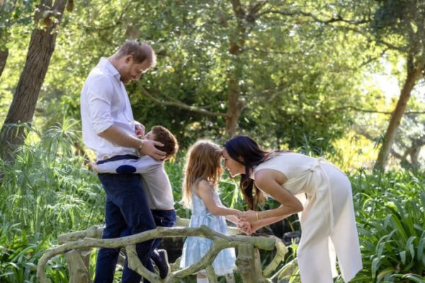 Meghan Markle and Prince Harry accept offer for royal residency, will stay there along with on private property |