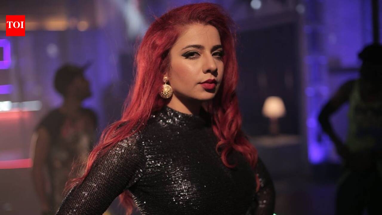 Jasmine Sandlas Concert Hyderabad: 'Dhurandhar' singer Jasmine Sandlas faces severe backlash for turning up 3 hours late for Hyderabad concert: 'Then you came and lip-synced at a live show' | Hindi Movie News