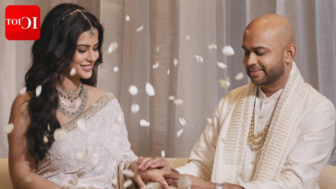 Sharmiela Mandre and Sudhan Sundaram make engagement official in Bengaluru; share HAPPY pictures |