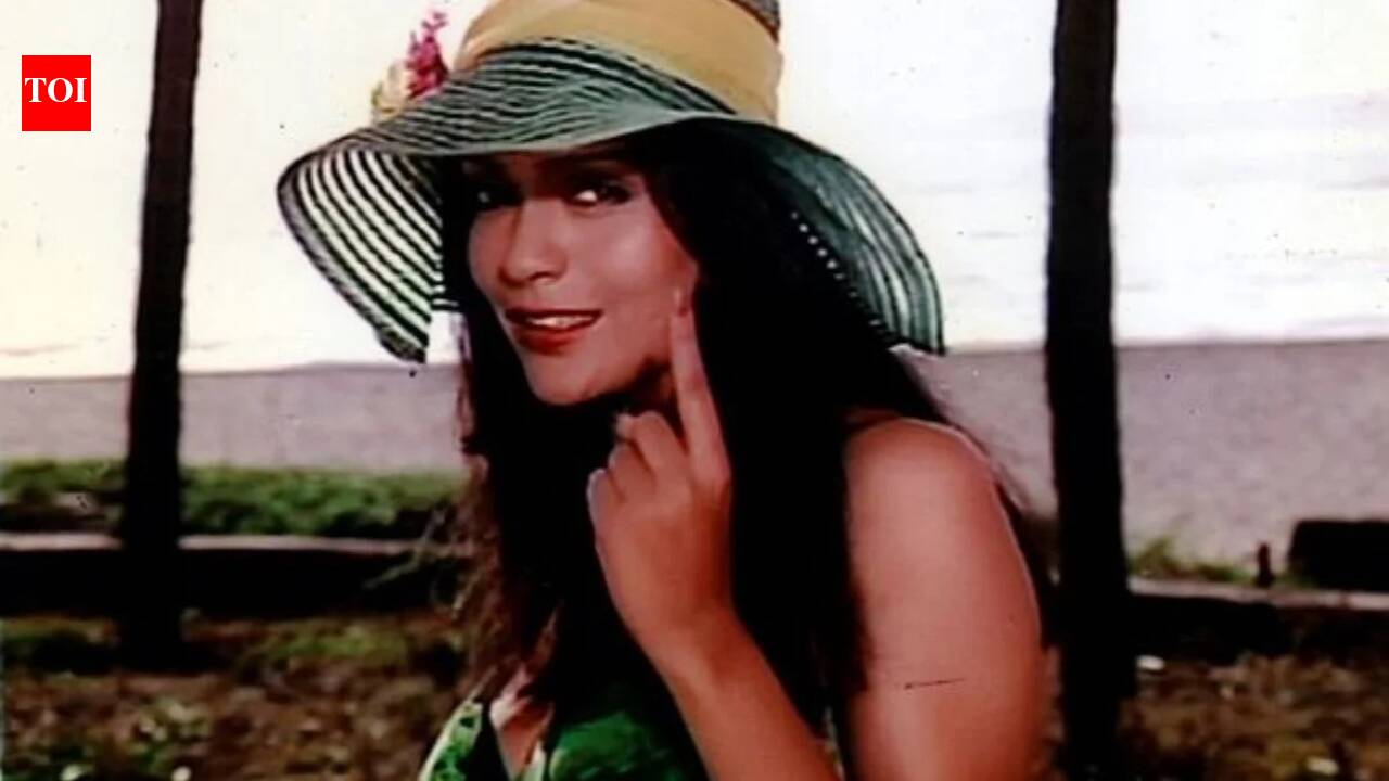 Zeenat Aman says nobody was interested in her being cerebral as she opens up on the sex symbol tag: 'They wanted more cleavage, dancing in the rains' | Hindi Movie News