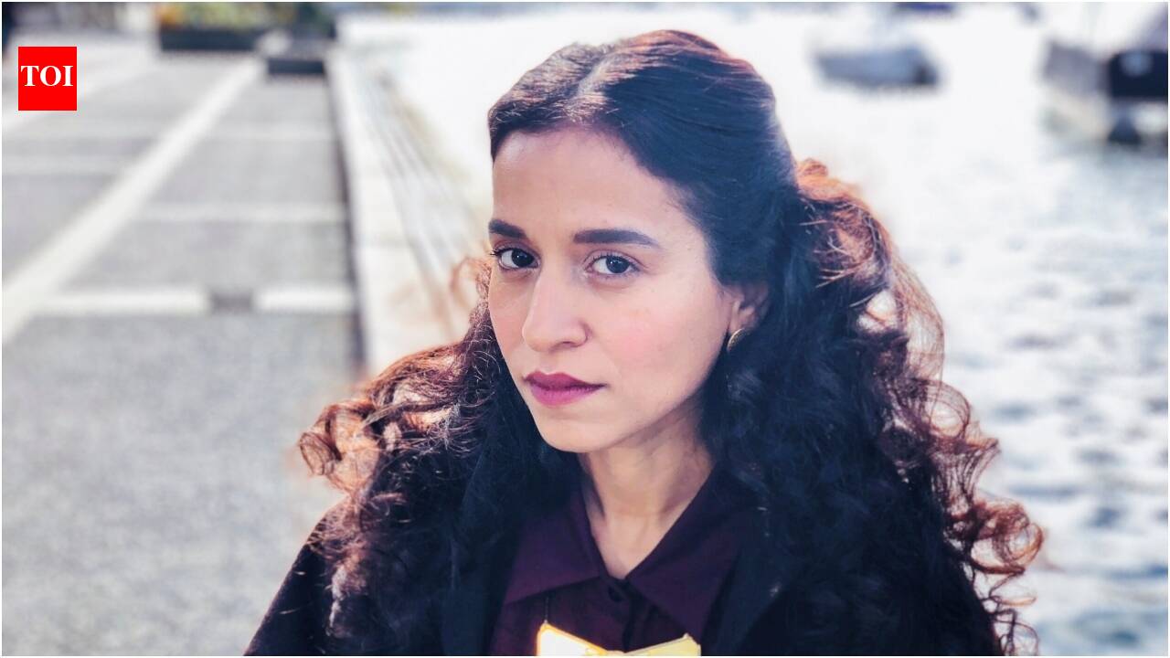 Tillotama Shome says she couldn't recognise Akshaye Khanna on ‘Ikka’ set as he was smiling: 'I walked past him' | Hindi Movie News
