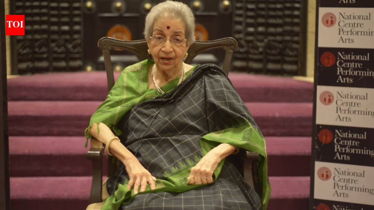 Vijaya Mehta Death News: Veteran Marathi theatre legend Vijaya Mehta passes away at 91 | Marathi Movie News