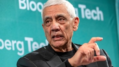 Entrepreneur blocked Vinod Khosla's number after a dinner. Indian-origin billionaire responds to viral allegation