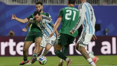 Lionel Messi inspires bold Argentina prediction from Mauricio Pochettino: 'He's from a different planet'