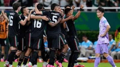 Mexico becomes first country to reach knockout stage of World Cup, beat South Korea 1-0 after Romo goal