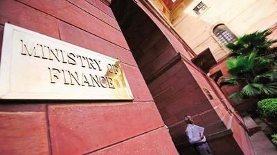 Centre eases FPI norms, offers tax relief to attract foreign capital