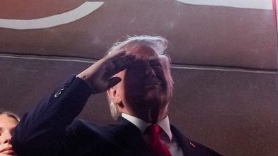 Trump salutes during national anthem at Knicks NBA Finals Game 3 amid heavy boos at MSG | Videos