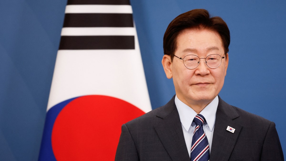 Samsung Electronics, SK Hynix to invest in two new fabrication sites in South Korea, government says